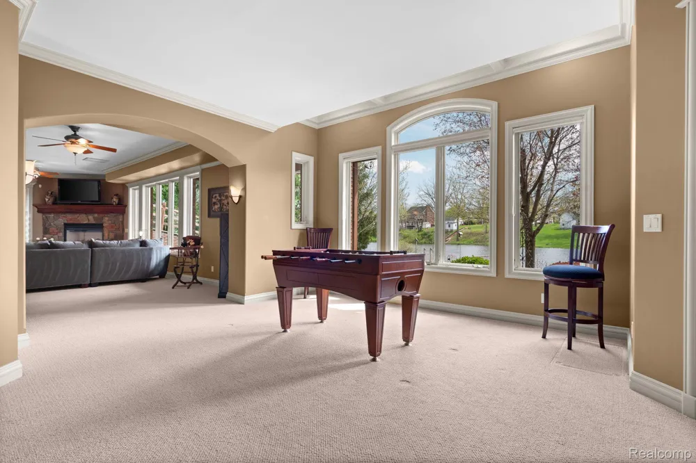 433 John R Milford Village, MI 48381