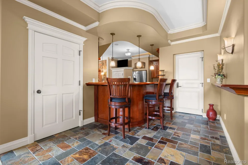 433 John R Milford Village, MI 48381