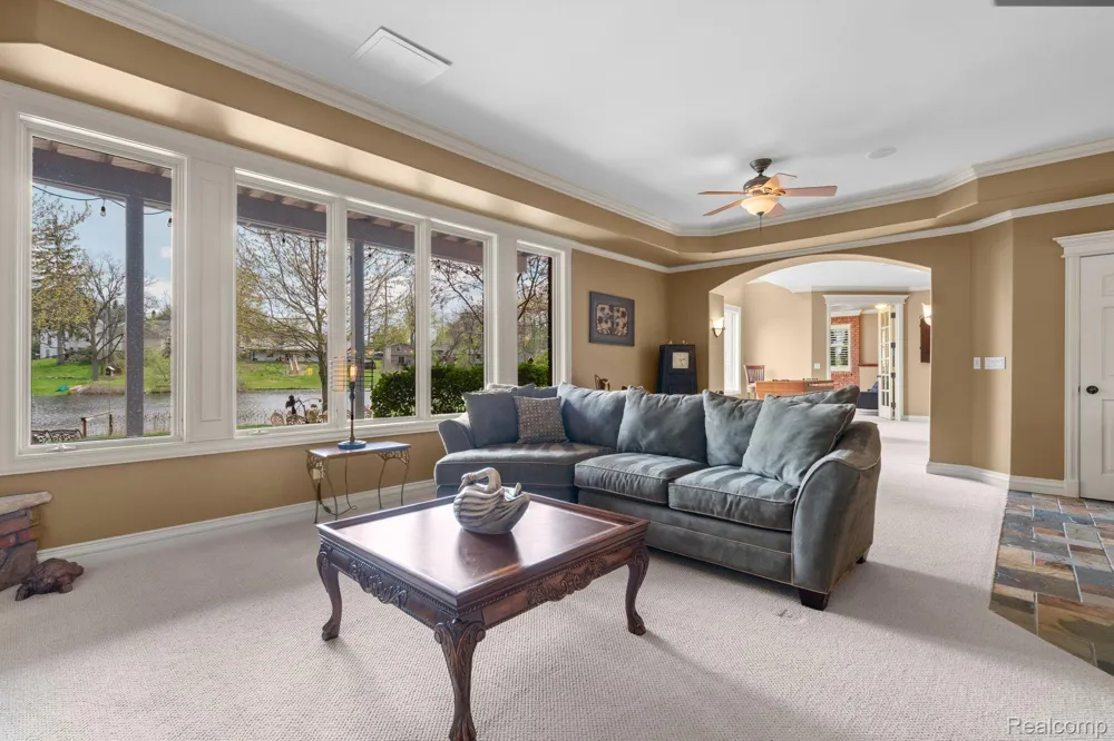 433 John R Milford Village, MI 48381