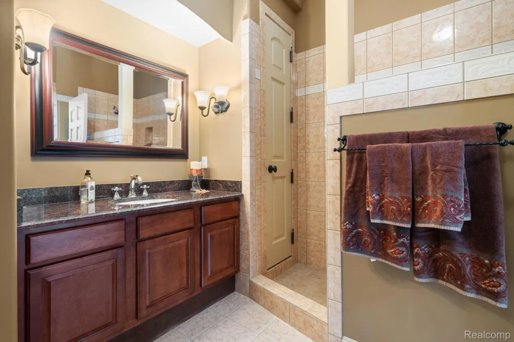433 John R Milford Village, MI 48381