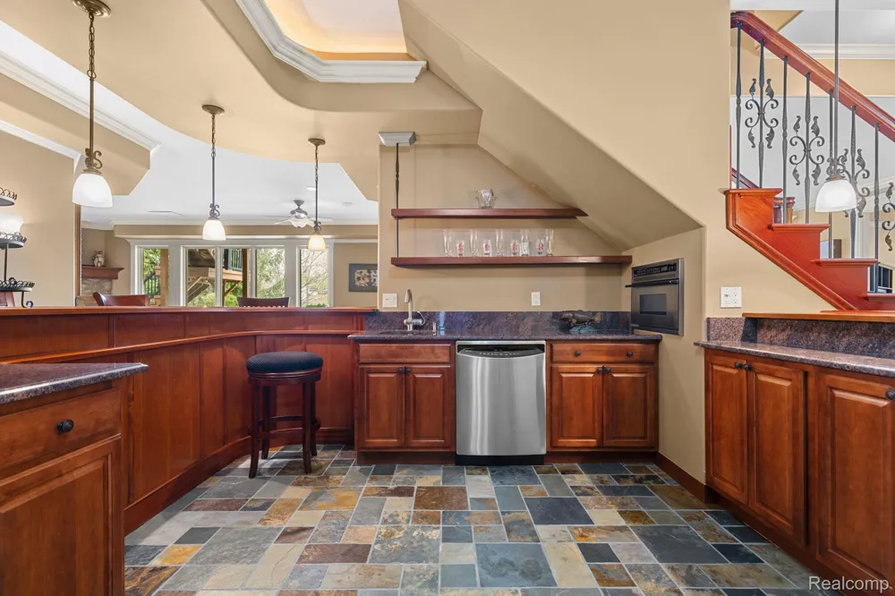433 John R Milford Village, MI 48381