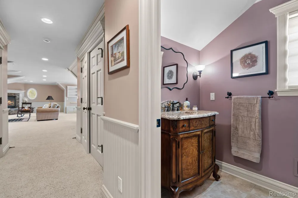 433 John R Milford Village, MI 48381