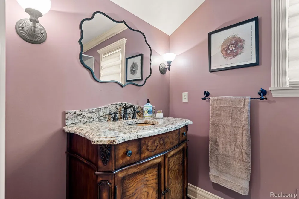 433 John R Milford Village, MI 48381