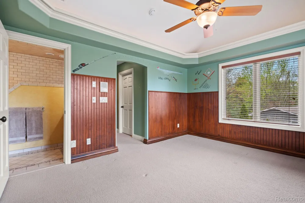 433 John R Milford Village, MI 48381