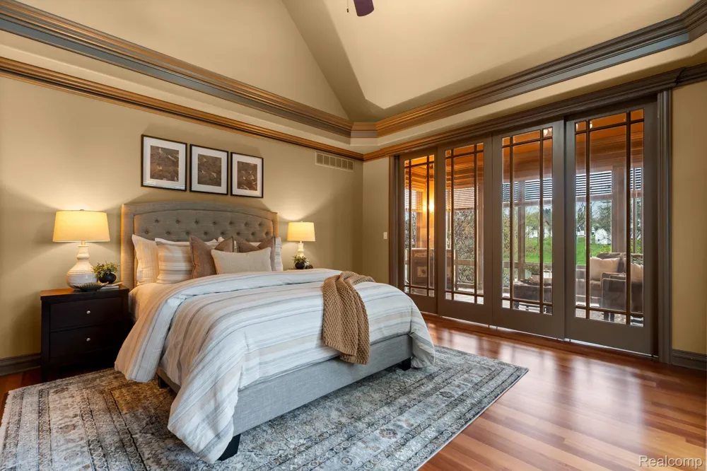 433 John R Milford Village, MI 48381
