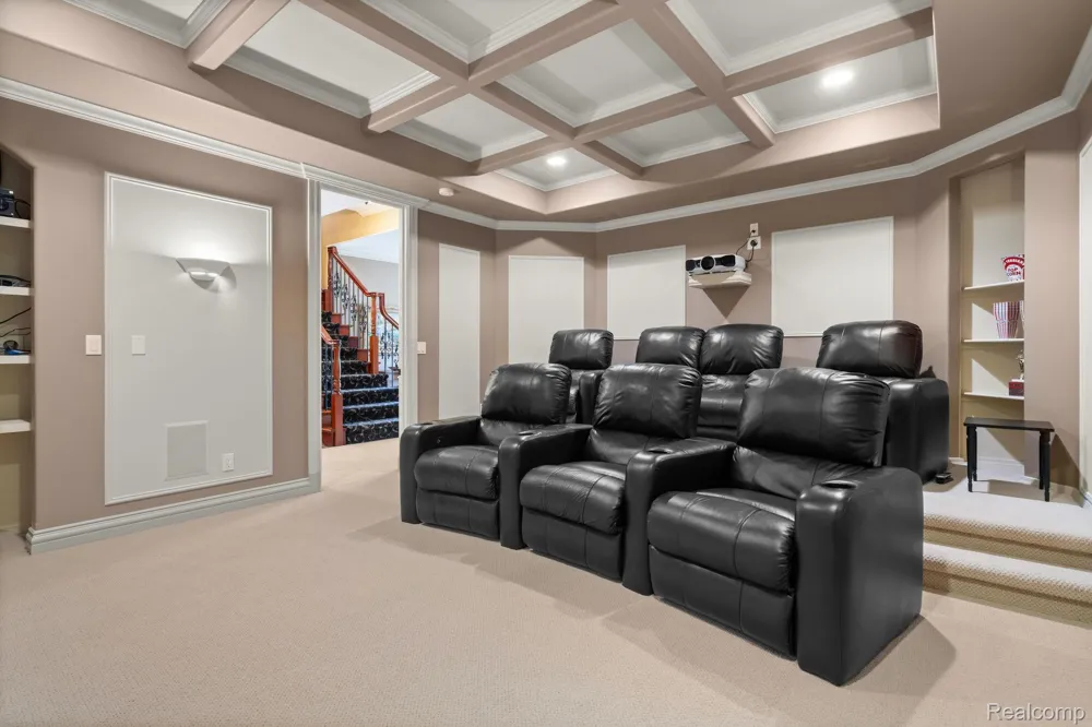 433 John R Milford Village, MI 48381