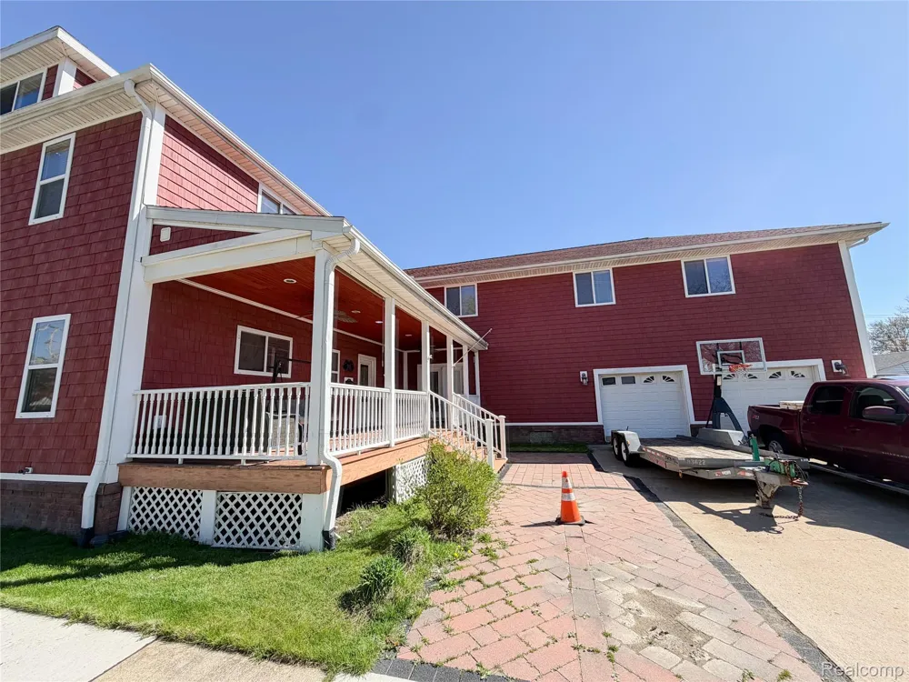 703 Saint John Street Wyandotte City, MI 48192
