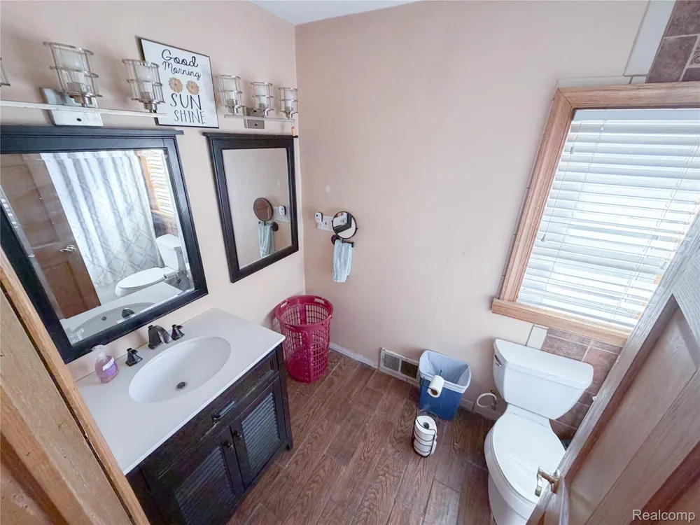 703 Saint John Street Wyandotte City, MI 48192