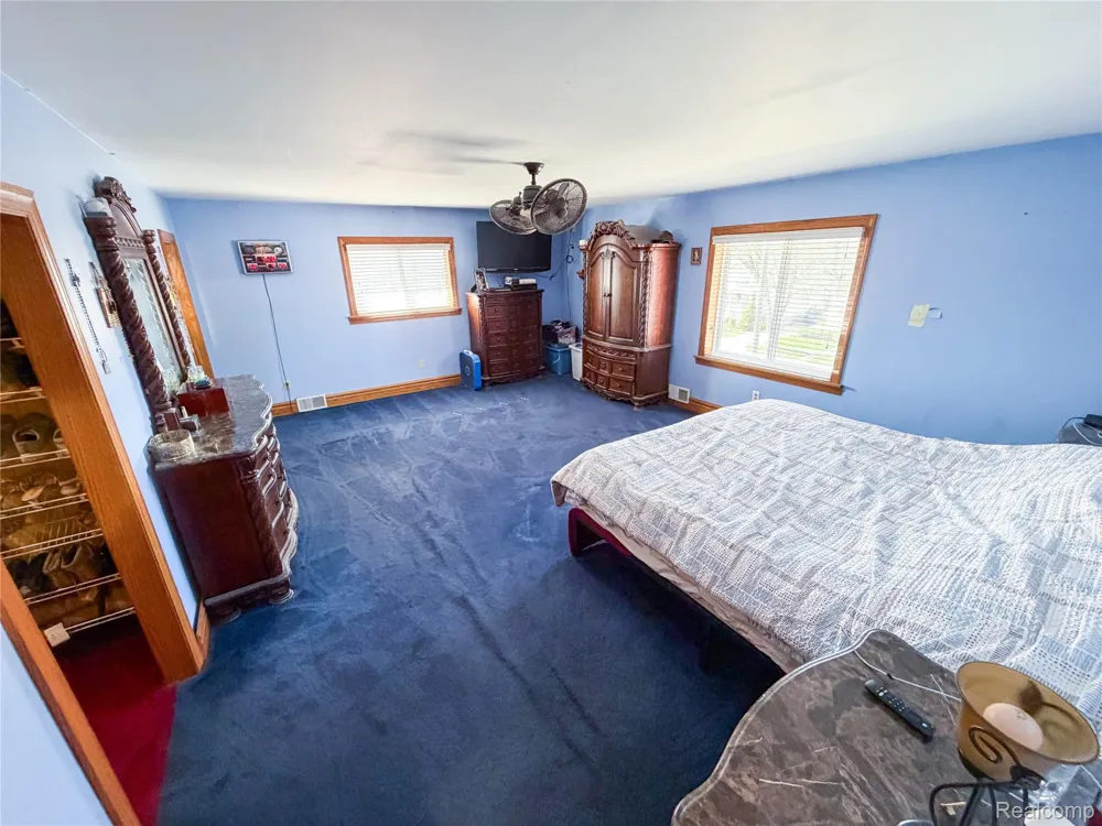 703 Saint John Street Wyandotte City, MI 48192