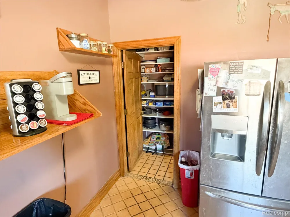 703 Saint John Street Wyandotte City, MI 48192
