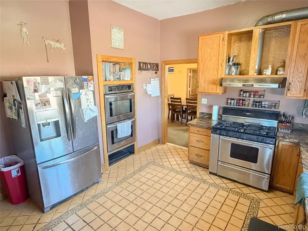 703 Saint John Street Wyandotte City, MI 48192