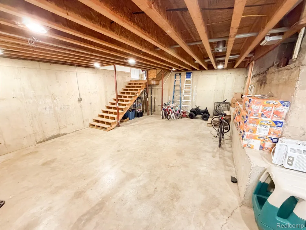 703 Saint John Street Wyandotte City, MI 48192