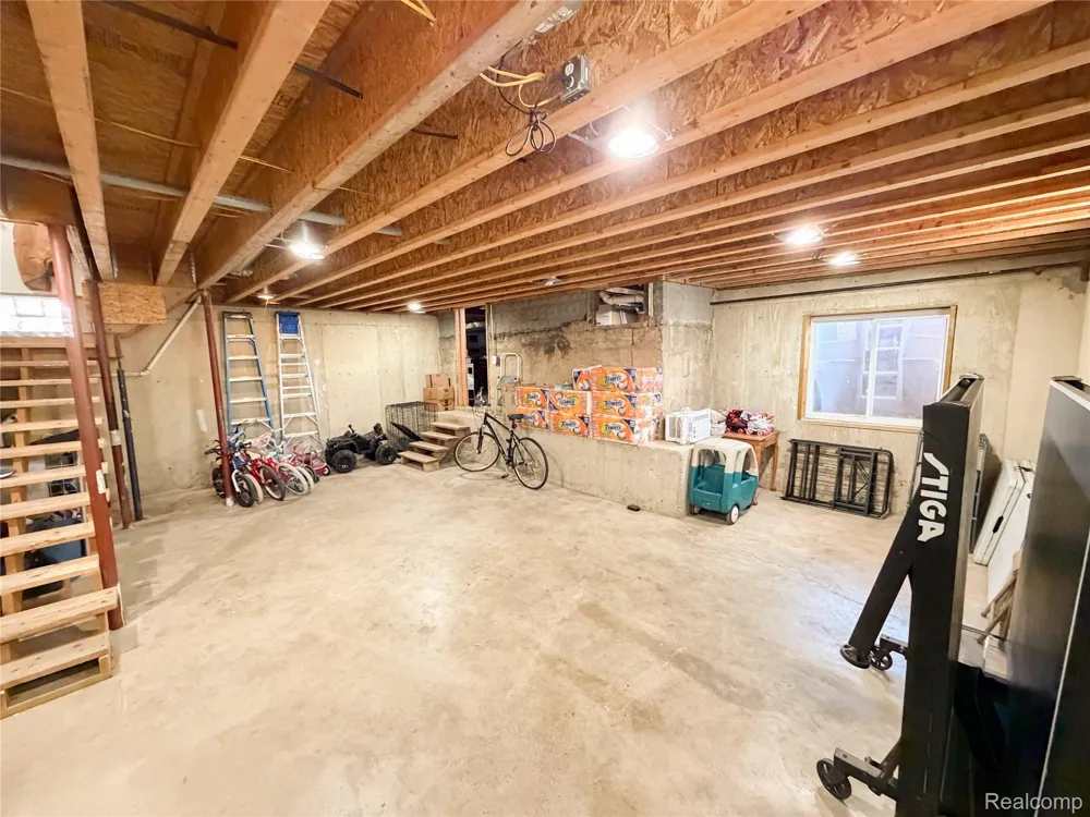 703 Saint John Street Wyandotte City, MI 48192