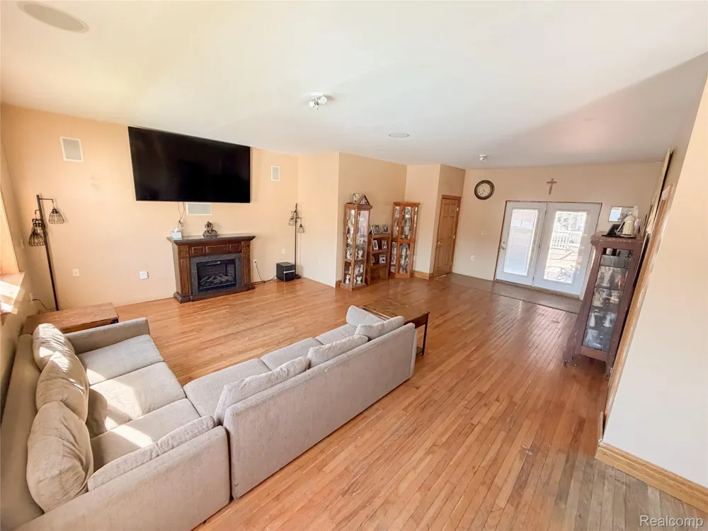 703 Saint John Street Wyandotte City, MI 48192