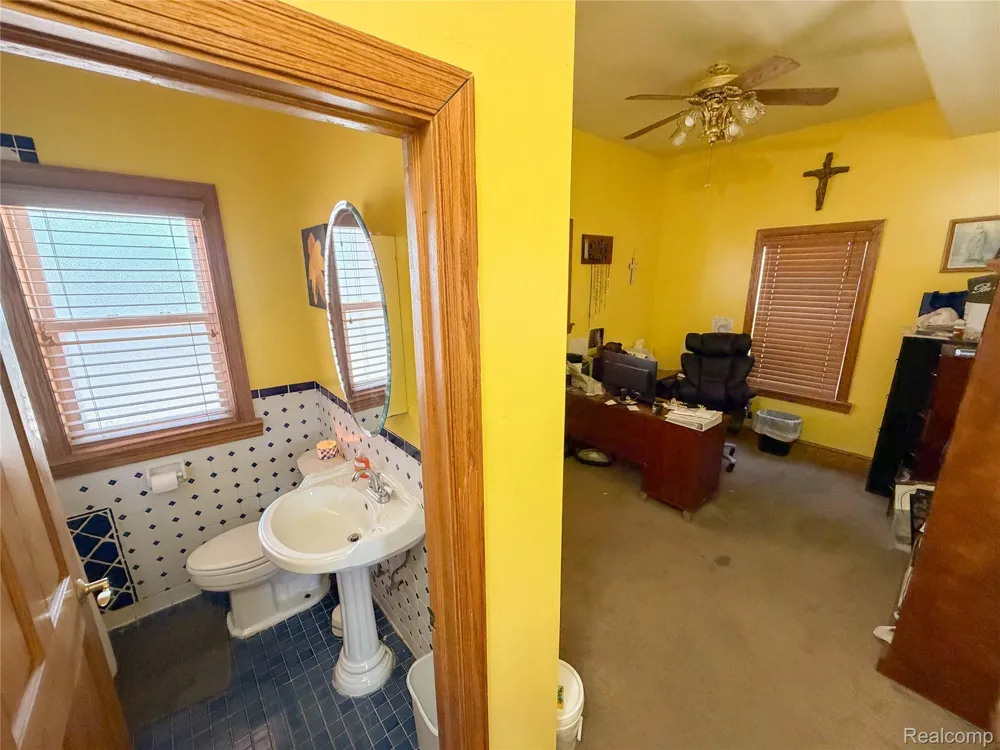 703 Saint John Street Wyandotte City, MI 48192