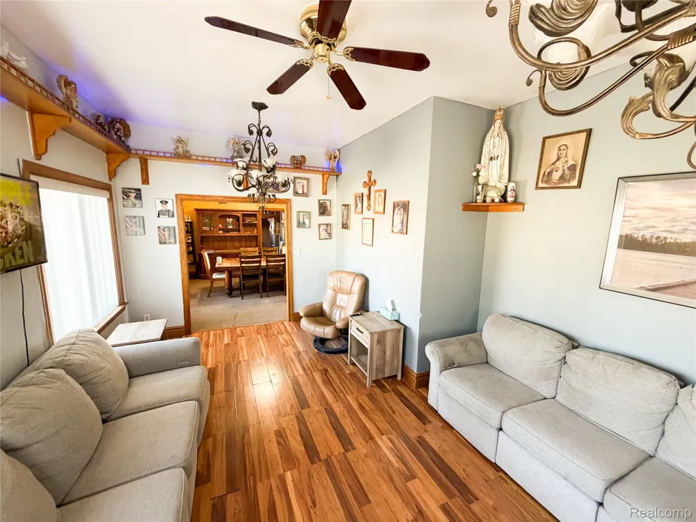 703 Saint John Street Wyandotte City, MI 48192