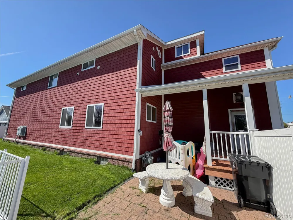 703 Saint John Street Wyandotte City, MI 48192