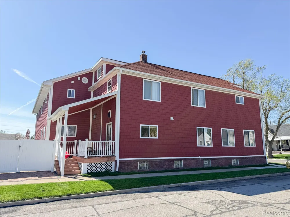703 Saint John Street Wyandotte City, MI 48192