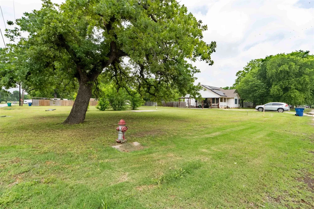 306 Owens Street Bridgeport, TX 76426