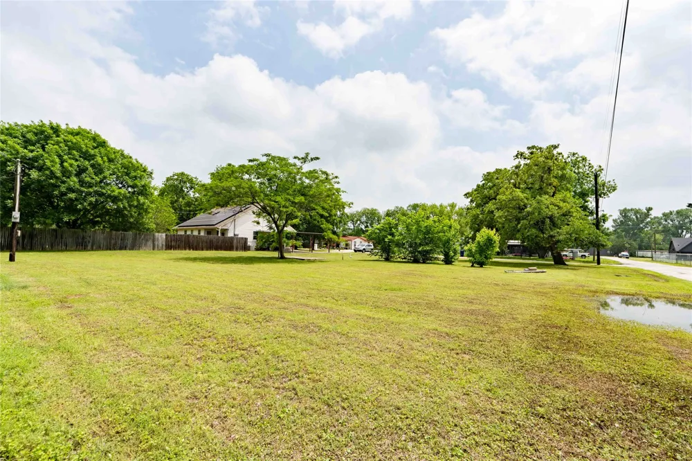 306 Owens Street Bridgeport, TX 76426
