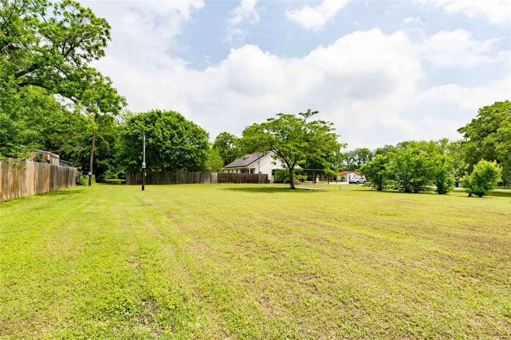 306 Owens Street Bridgeport, TX 76426