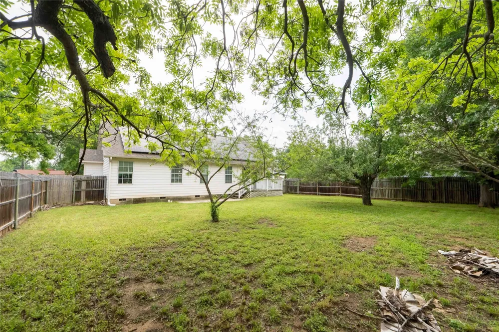 306 Owens Street Bridgeport, TX 76426