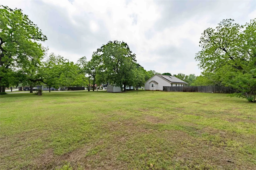 306 Owens Street Bridgeport, TX 76426