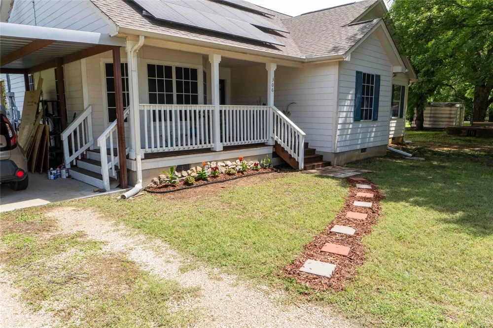 306 Owens Street Bridgeport, TX 76426