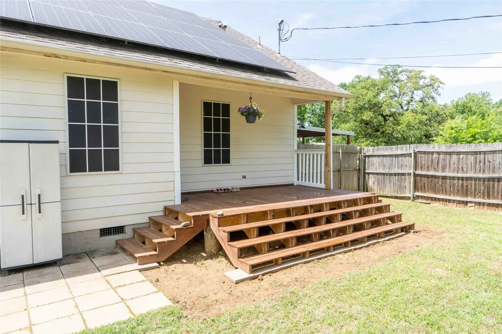 306 Owens Street Bridgeport, TX 76426