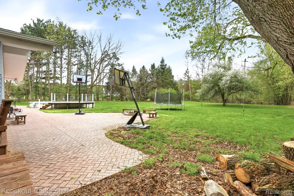 12452 Canada Road Birch Run Township, MI 48415