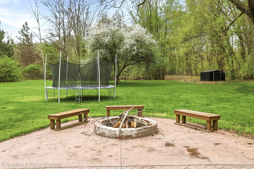 12452 Canada Road Birch Run Township, MI 48415