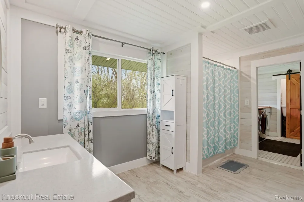 12452 Canada Road Birch Run Township, MI 48415