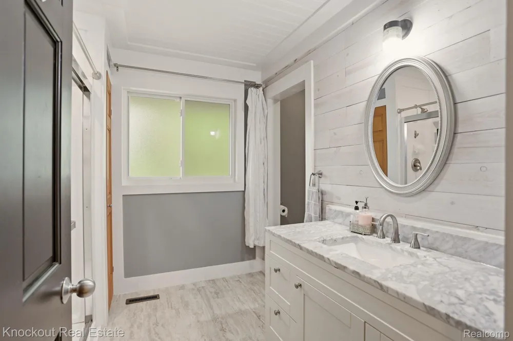 12452 Canada Road Birch Run Township, MI 48415