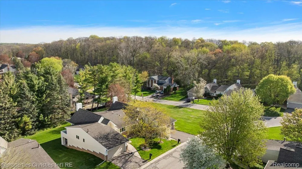 35052 Meadow Lane Farmington Hills City, MI 48335
