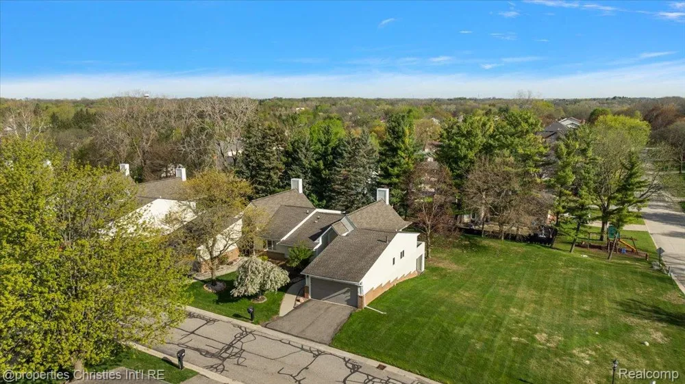 35052 Meadow Lane Farmington Hills City, MI 48335