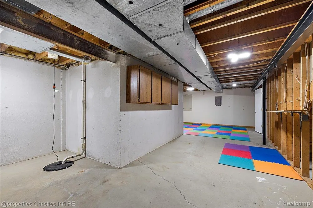35052 Meadow Lane Farmington Hills City, MI 48335