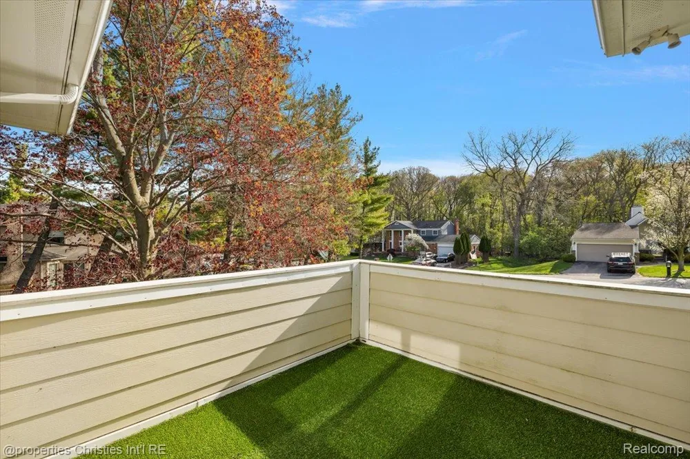 35052 Meadow Lane Farmington Hills City, MI 48335