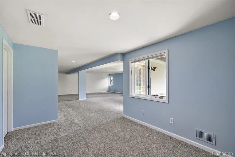 35052 Meadow Lane Farmington Hills City, MI 48335