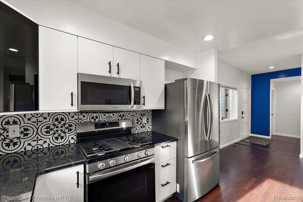 35052 Meadow Lane Farmington Hills City, MI 48335