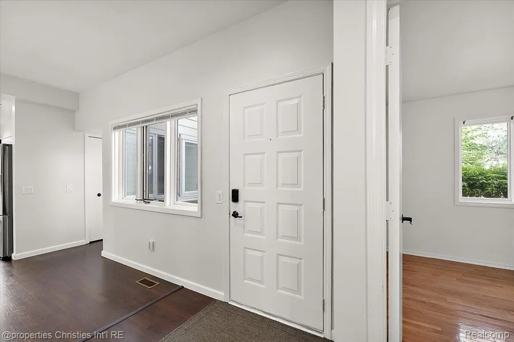 35052 Meadow Lane Farmington Hills City, MI 48335