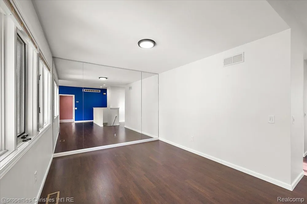 35052 Meadow Lane Farmington Hills City, MI 48335