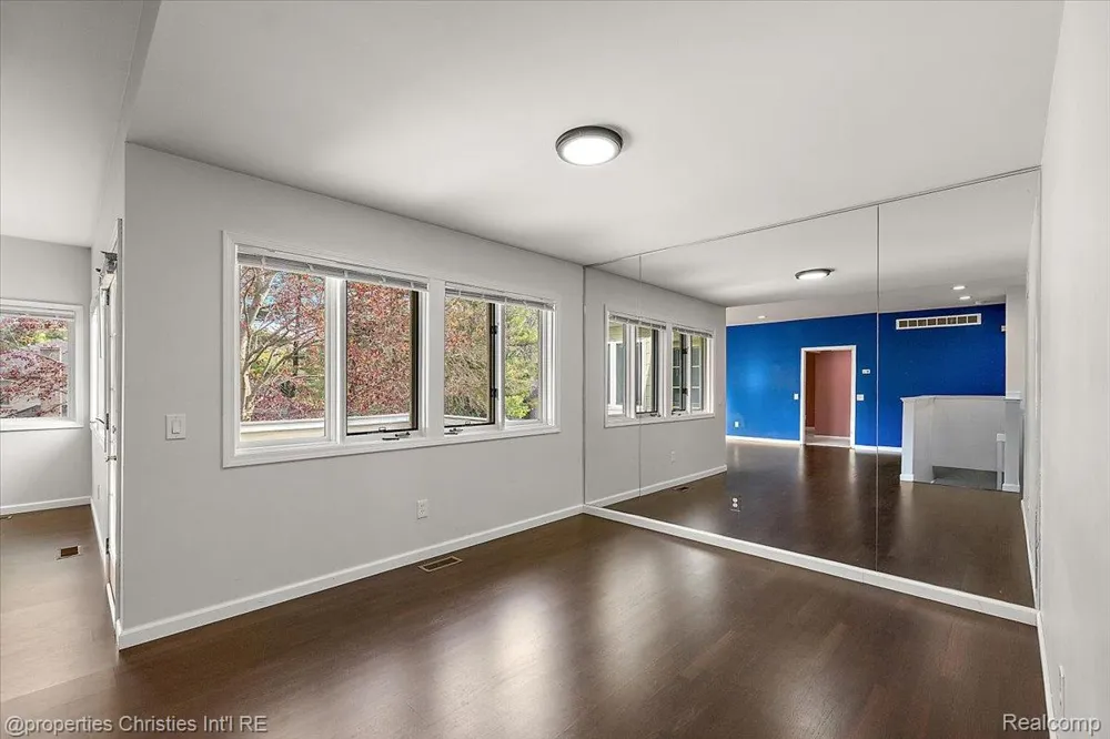 35052 Meadow Lane Farmington Hills City, MI 48335