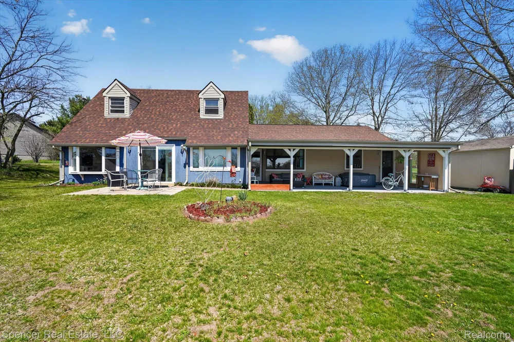604 Gaffney Highland Charter Township, MI 48356