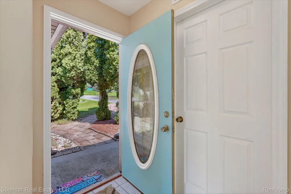 604 Gaffney Highland Charter Township, MI 48356