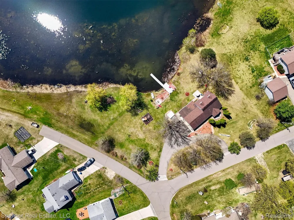 604 Gaffney Highland Charter Township, MI 48356