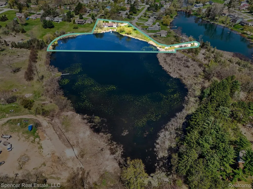 604 Gaffney Highland Charter Township, MI 48356