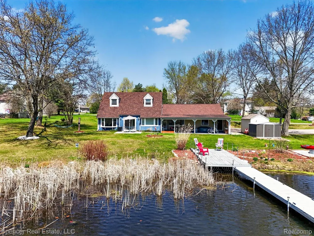 604 Gaffney Highland Charter Township, MI 48356