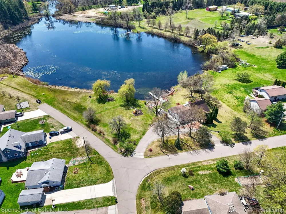 604 Gaffney Highland Charter Township, MI 48356