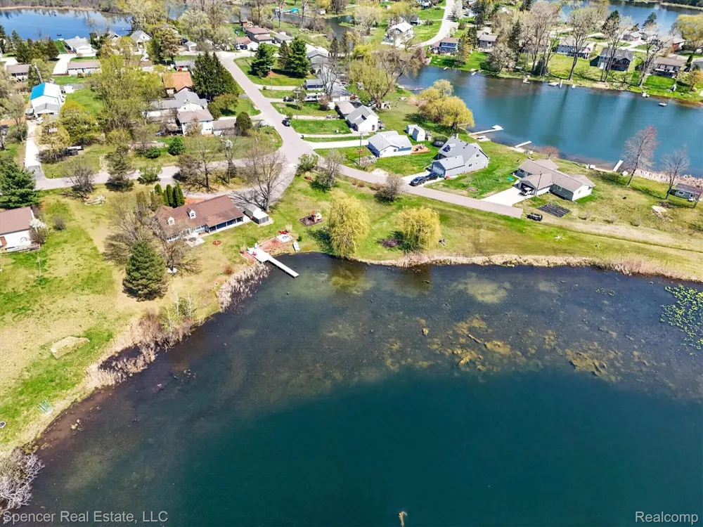604 Gaffney Highland Charter Township, MI 48356