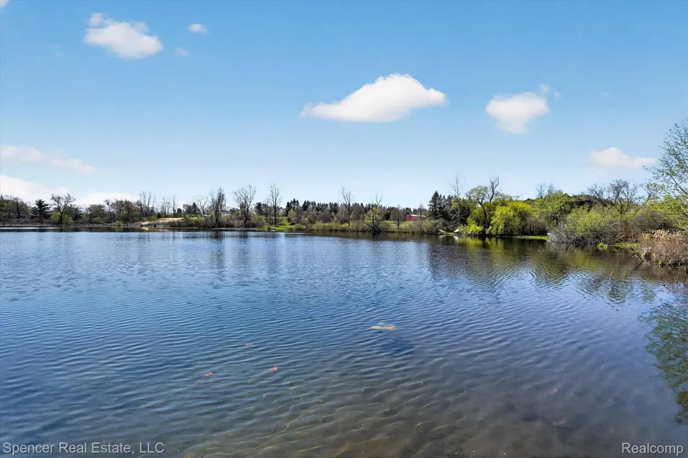 604 Gaffney Highland Charter Township, MI 48356